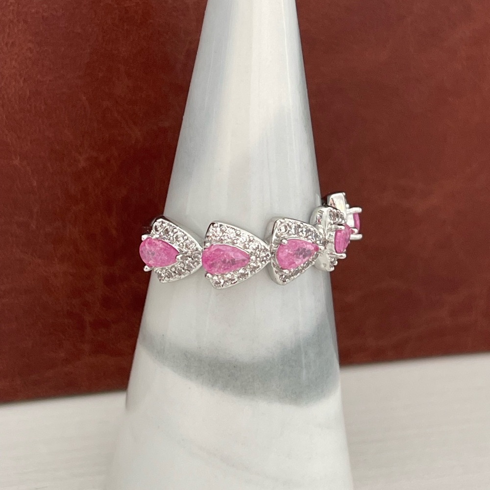 Size 9 pink ice crystal on rhodium